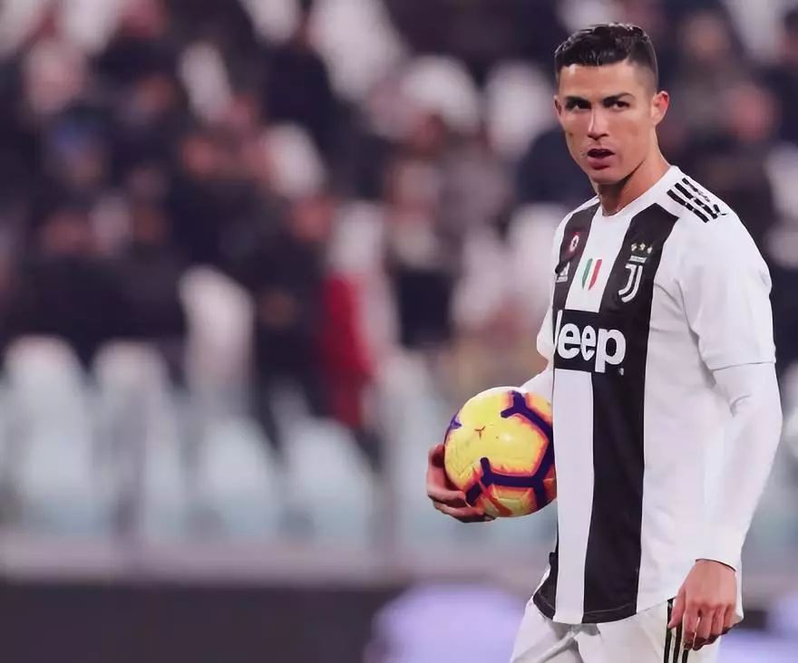 欧文突破防守造成杀伤，制造罚球（欧文强突造犯规，站上罚球线）