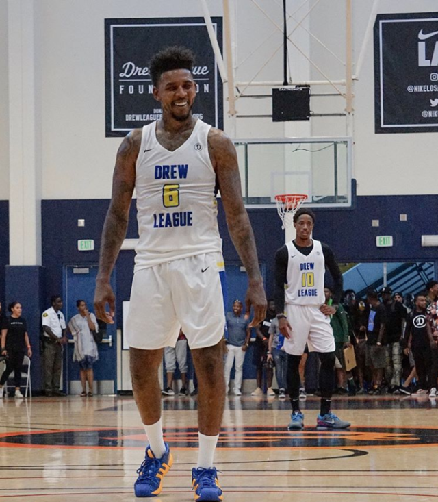 C罗姐姐：批评C罗去白宫的人真是伪君子，他扛了葡萄牙20年（C罗姐姐回怼：指责C罗赴白宫者皆为伪君子，他已扛起葡萄牙20年）