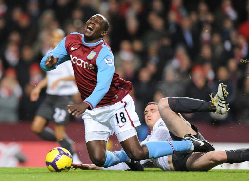 赵丽娜：走了70所学校，女孩踢球屈指可数；想让女孩踢球普及（赵丽娜：走访70校发现踢球女孩凤毛麟角，盼女足参与更普及）