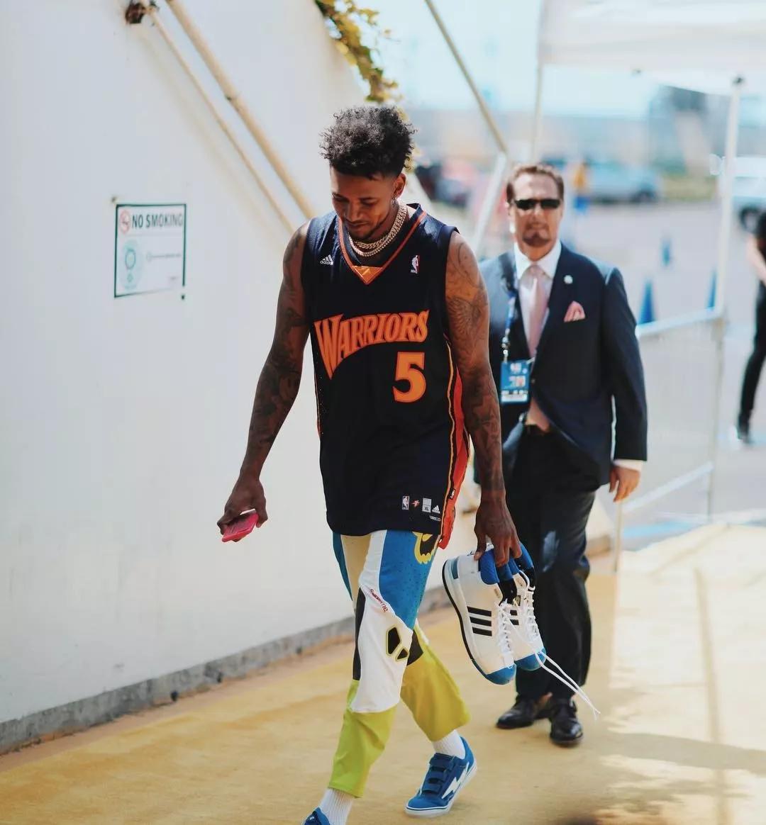 罗马诺：随着冬窗的临近，多家俱乐部对特狮的兴趣也在增加（罗马诺：冬窗将至，多家球队对特狮的关注升温）