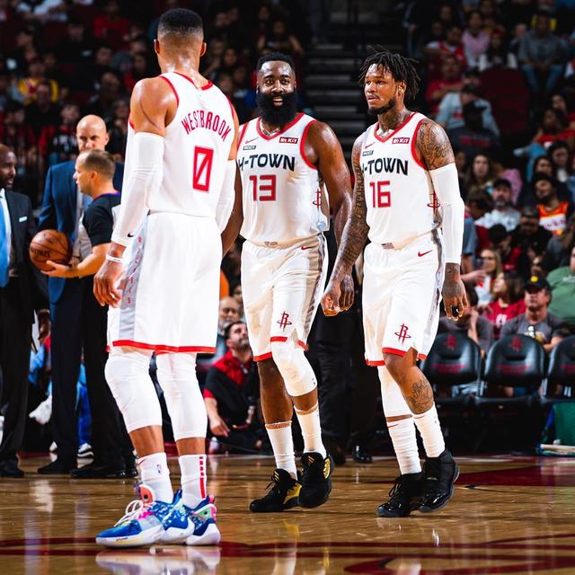 马竞vs莱万特：小蜘蛛领衔，瑟洛特、巴埃纳、朱利亚诺首发（马竞对阵莱万特：小蜘蛛领衔出战，瑟洛特、巴埃纳、朱利亚诺携手首发）