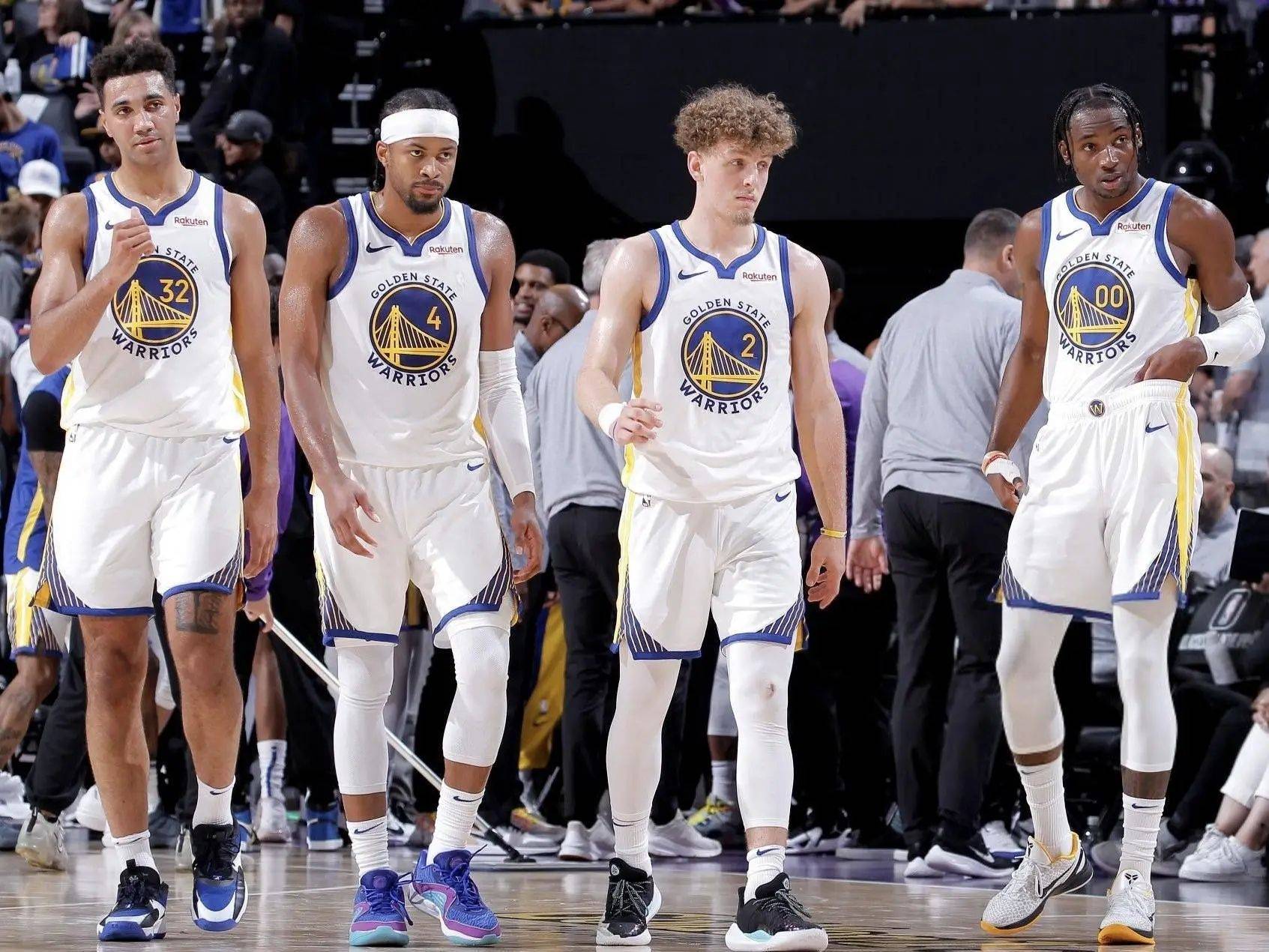 中国龙之队11周年球迷大会圆满举行 共赴山城之约（中国龙之队十一周年球迷盛典圆满收官 相会山城共襄盛举）