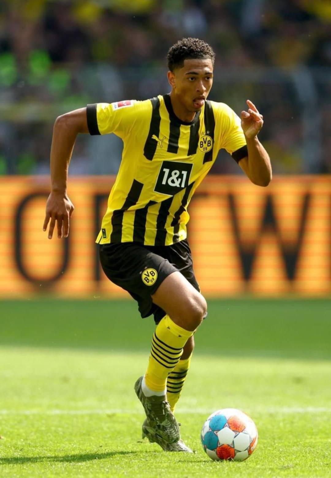 阿贾克斯门将谈表现起伏：主客场用球不同，没踢过球的不会懂（阿贾克斯门将谈状态起伏：主客场用球差异明显，没踢过的人难以理解）