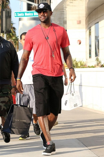 篮球火箭球队连续两场取胜（火箭队豪取两连胜）