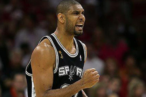 邓弗里斯：希望两到三周内复出，我们的球队就像一个大家庭（邓弗里斯：争取两三周内复出，球队氛围如同一家人）